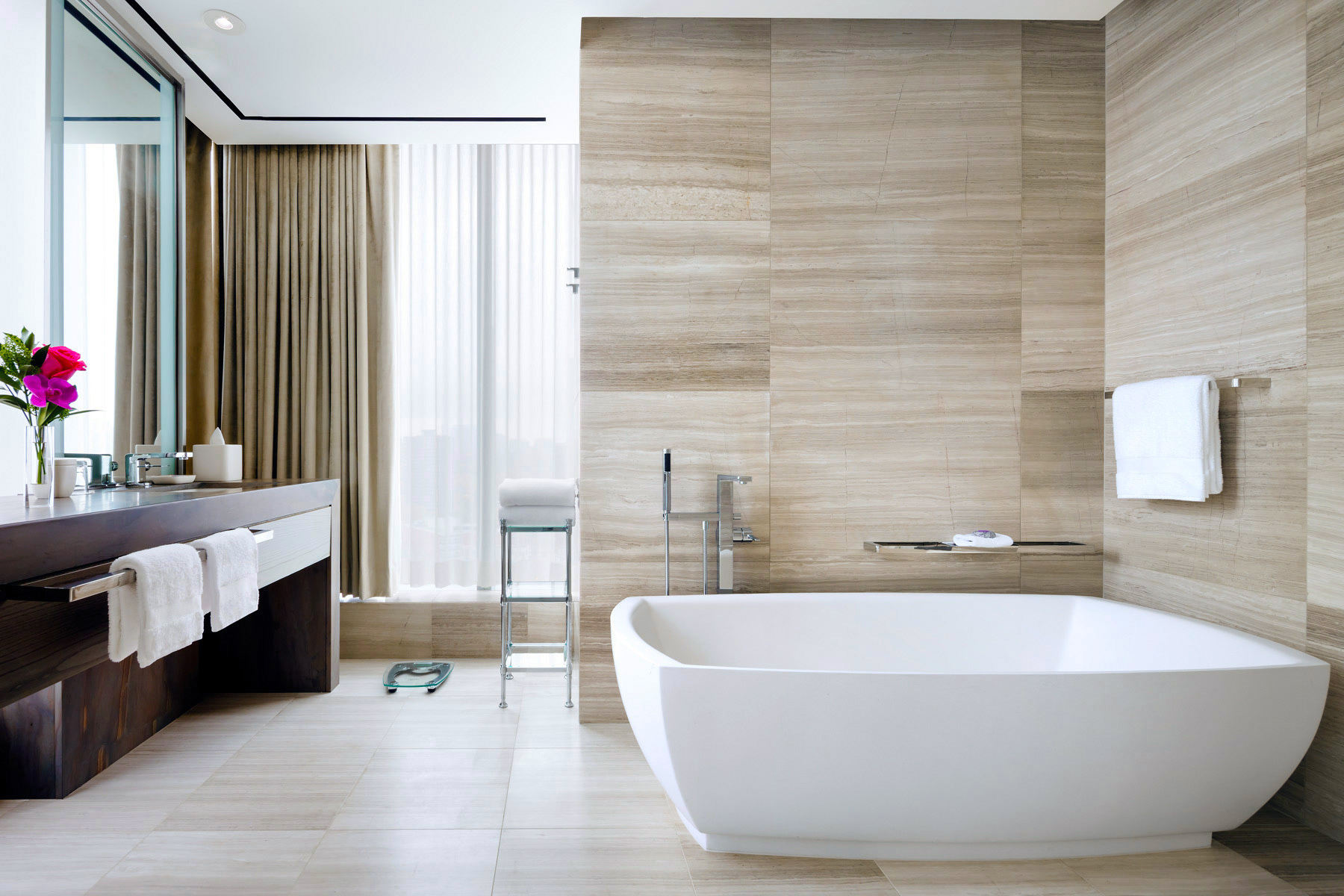 Four Seasons Hotel Toronto - Royal Suite Bathroom
