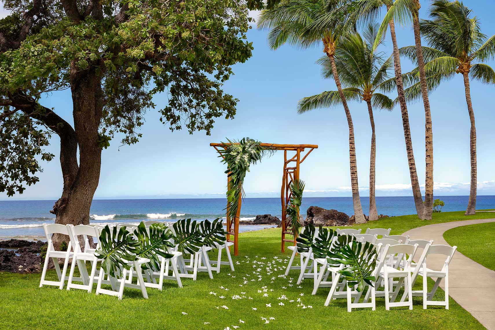 Fairmont Orchid Hotel, Hawaii - intimate outdoor Wedding ceremony